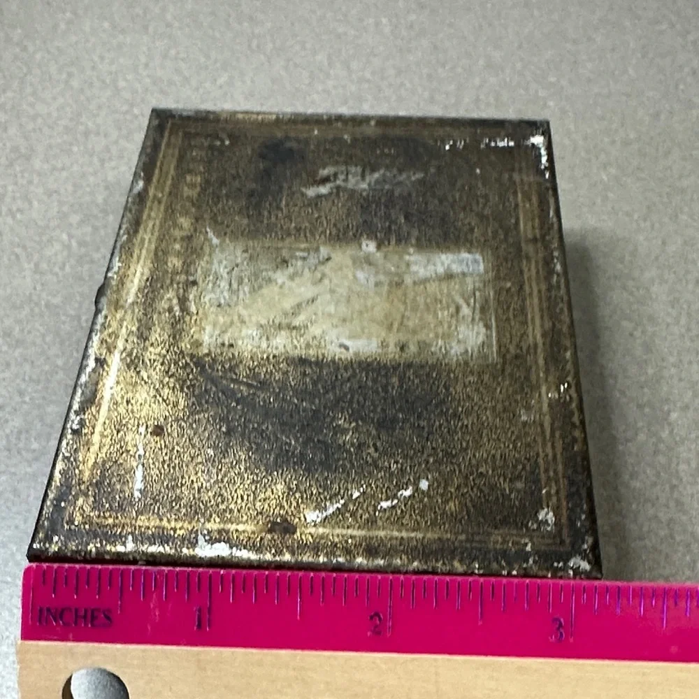 Vintage-Cutex Tin Litho Box. Cutex 5 minute manicure box.